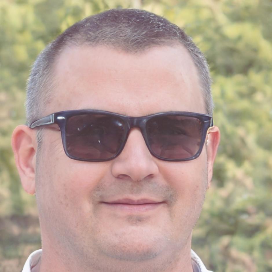 Jasper Lindqvist, Senior Financial Analyst